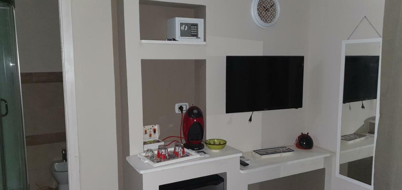 Guesthouse Luisella 칼리아리 외부 사진
