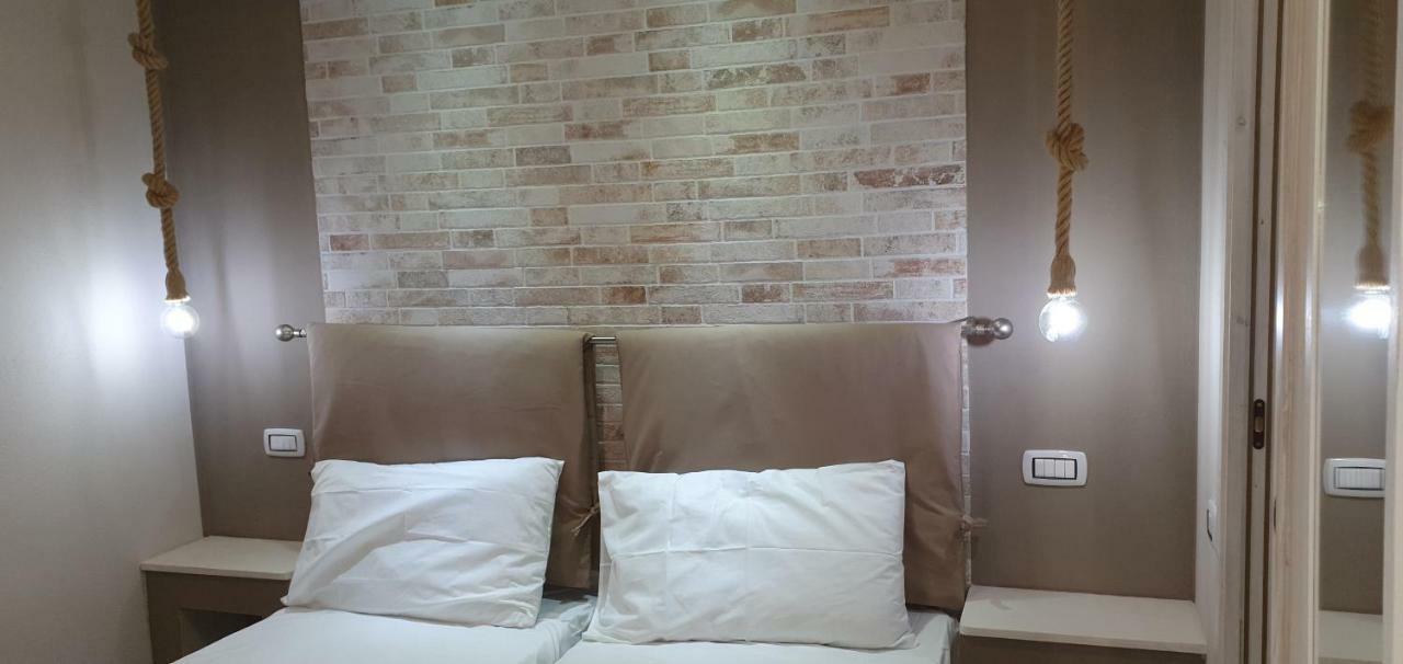 Guesthouse Luisella 칼리아리 외부 사진