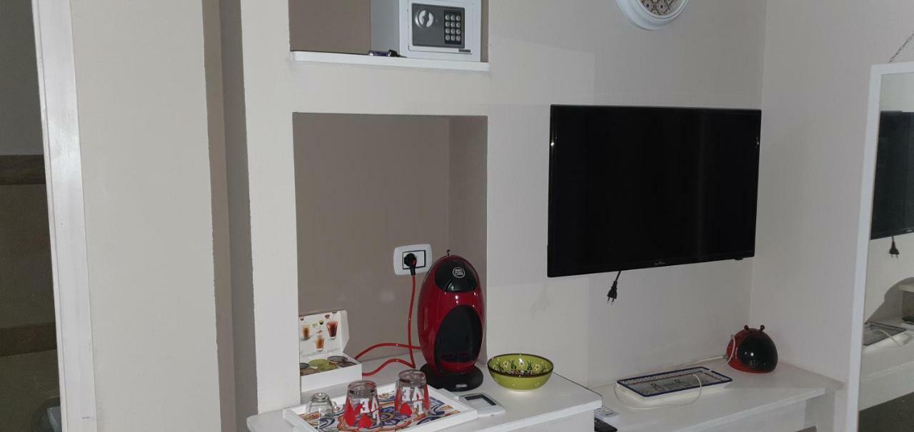 Guesthouse Luisella 칼리아리 외부 사진