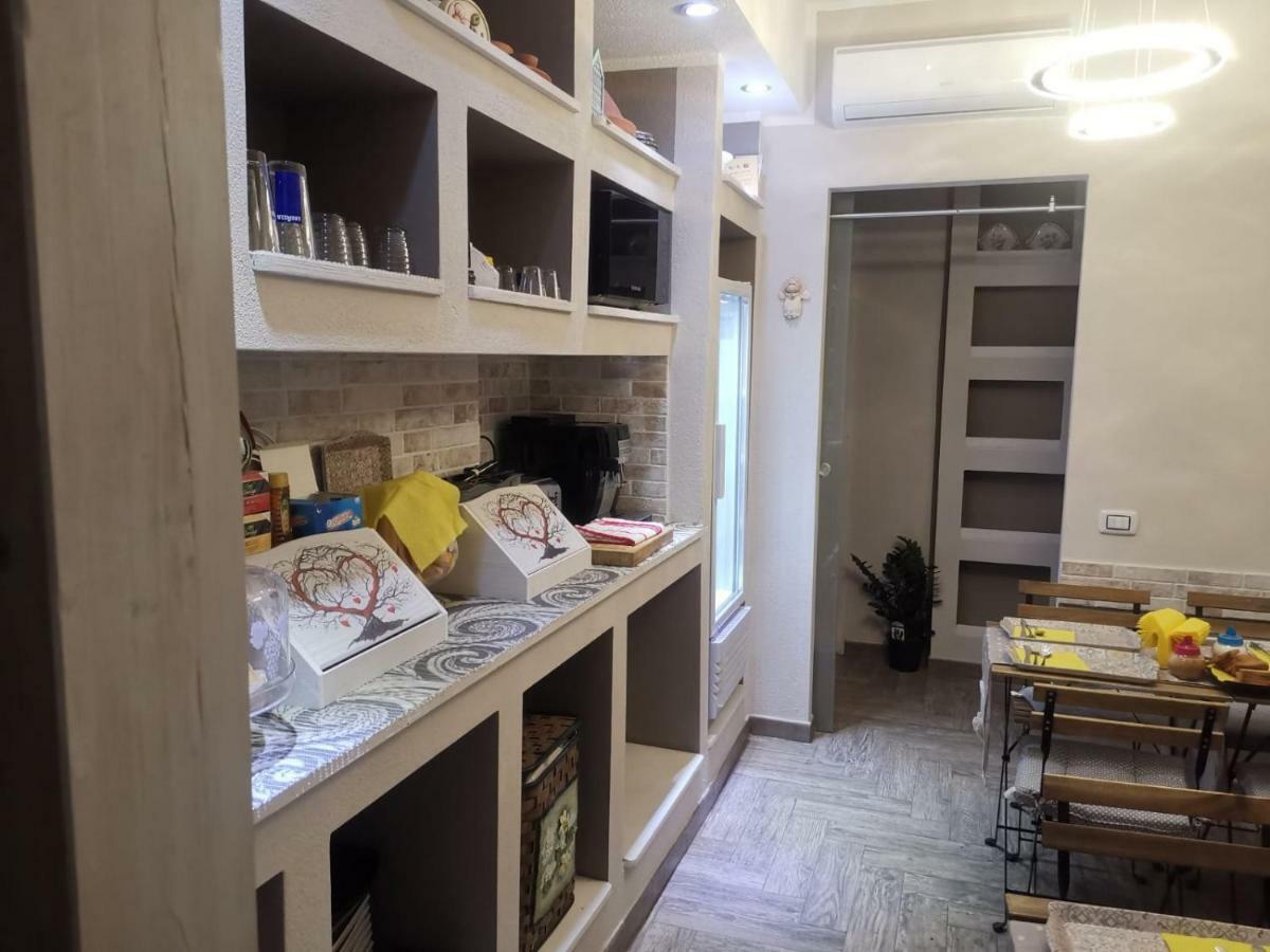 Guesthouse Luisella 칼리아리 외부 사진