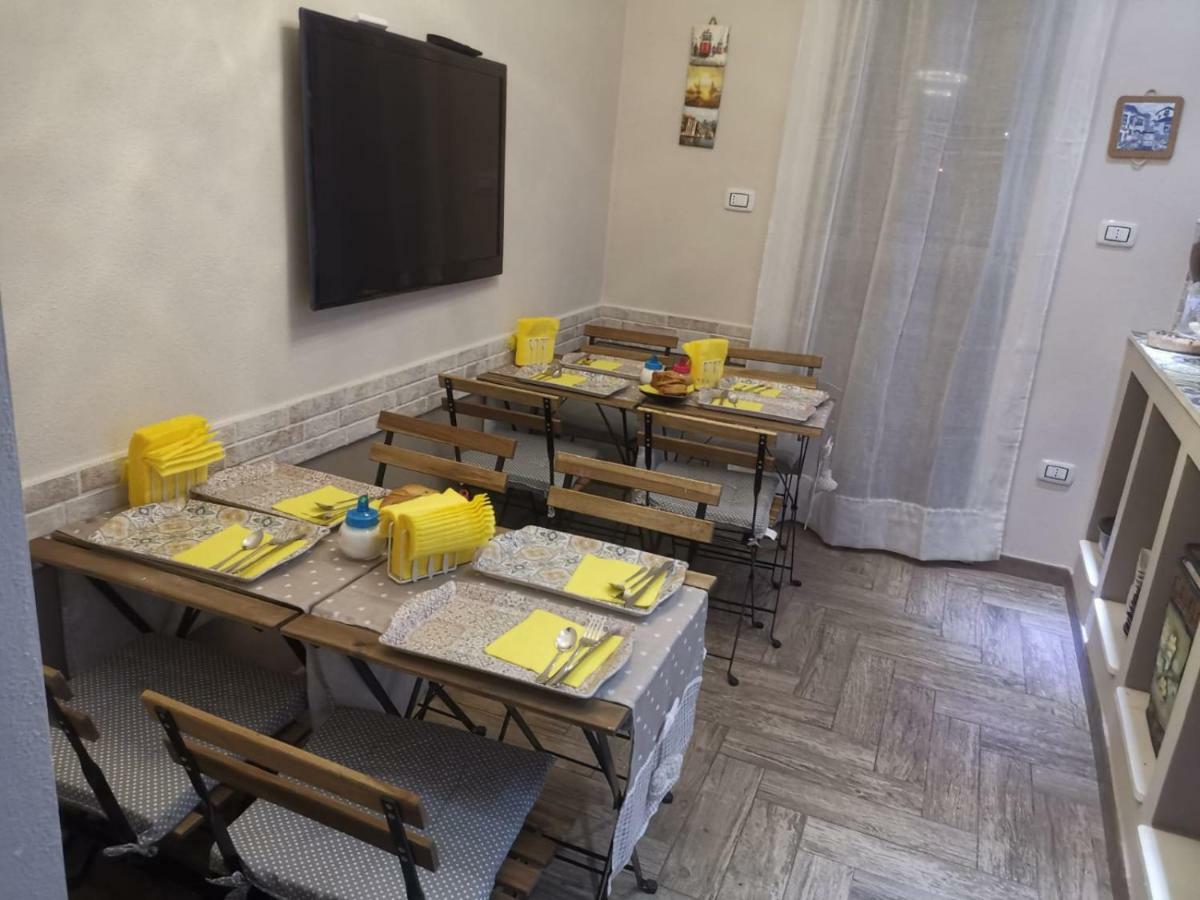 Guesthouse Luisella 칼리아리 외부 사진