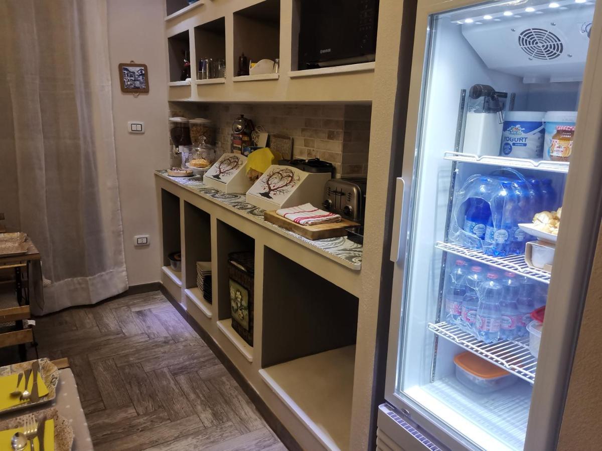 Guesthouse Luisella 칼리아리 외부 사진